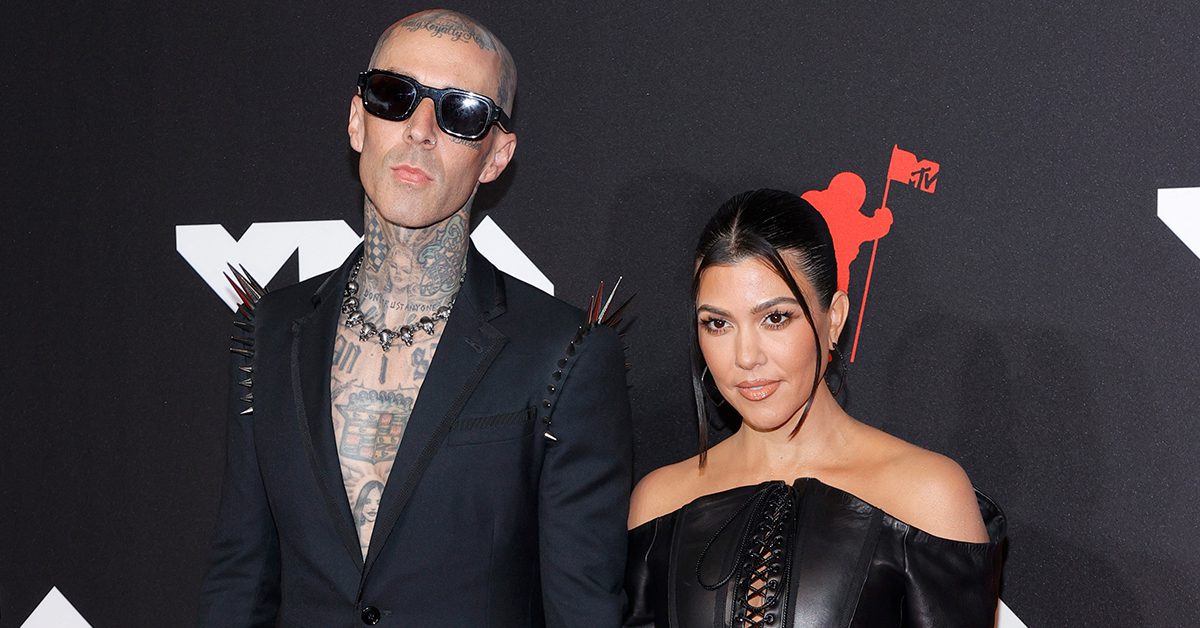 Kourtney Kardashian Travis Barker Reveal Babys Gender POPSTAR