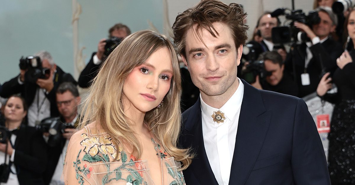 Suki Waterhouse Expecting First Child With Robert Pattinson - POPSTAR!